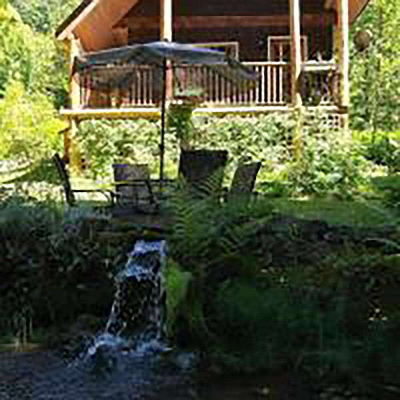 Wedgwood Manor And Glamping Retreat Hotel Crawford Bay Exterior photo