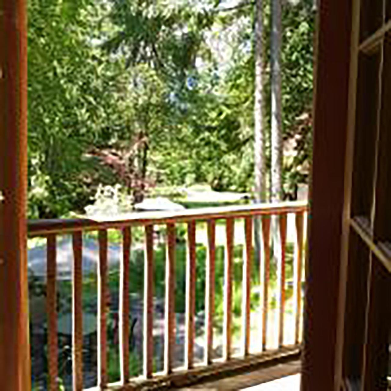Wedgwood Manor And Glamping Retreat Hotel Crawford Bay Exterior photo