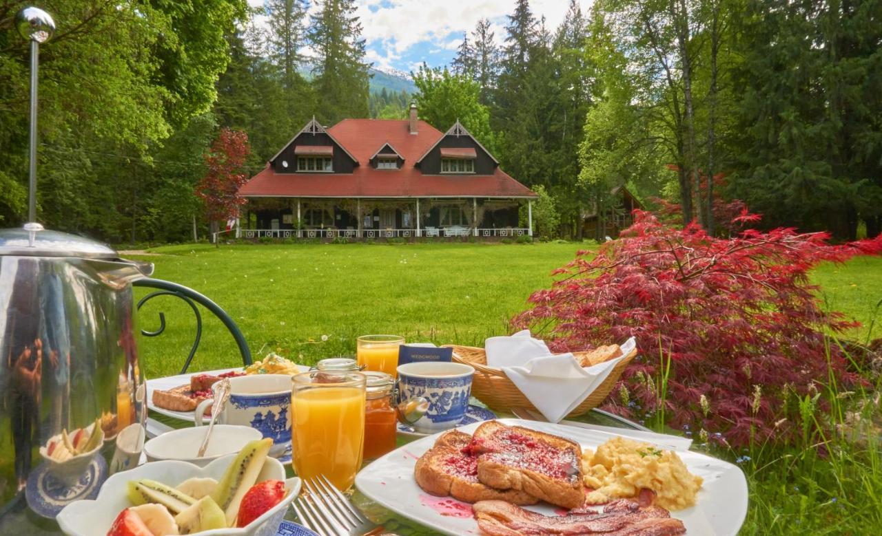 Wedgwood Manor And Glamping Retreat Hotel Crawford Bay Exterior photo